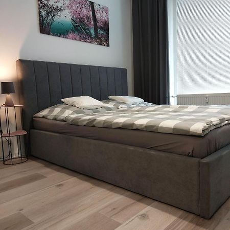 Apartment A&B โปปรัด ภายนอก รูปภาพ