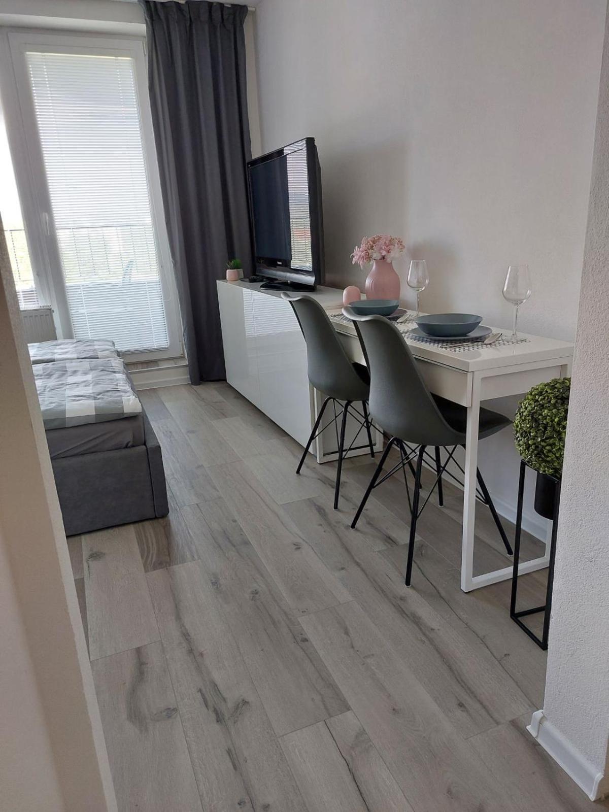 Apartment A&B โปปรัด ภายนอก รูปภาพ