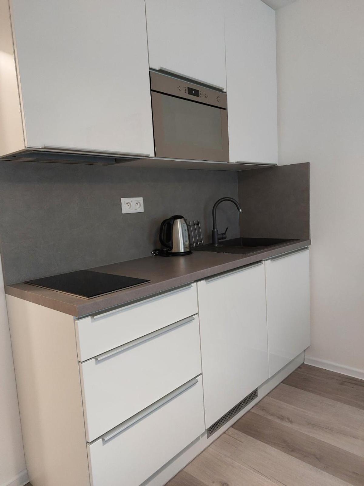 Apartment A&B โปปรัด ภายนอก รูปภาพ