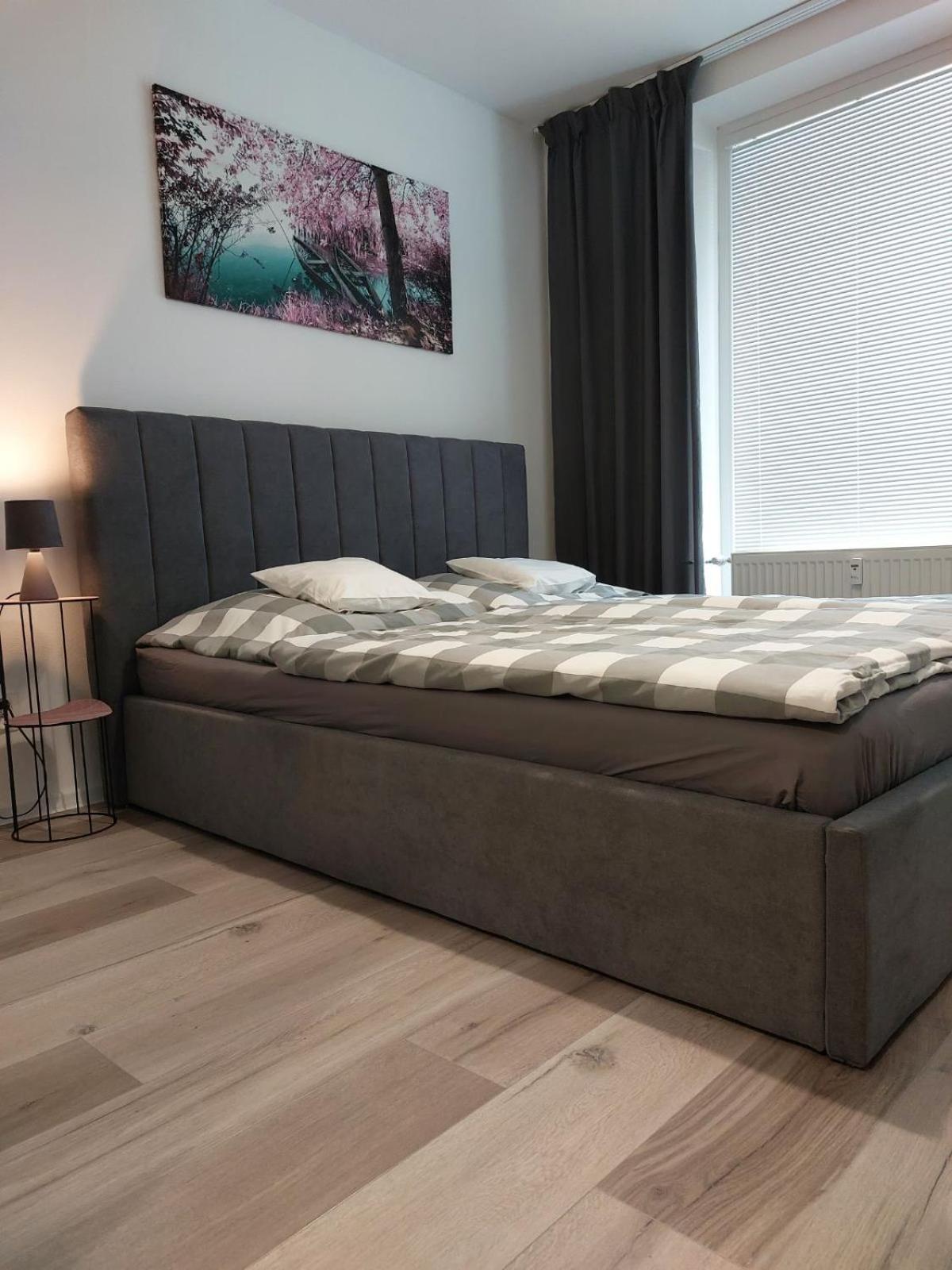 Apartment A&B โปปรัด ภายนอก รูปภาพ